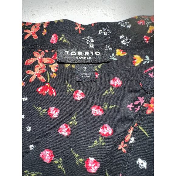 Torrid Harper Short Sleeve Top Blouse Black Floral Sz 2 lightweight Flowy Boho - Picture 4 of 8